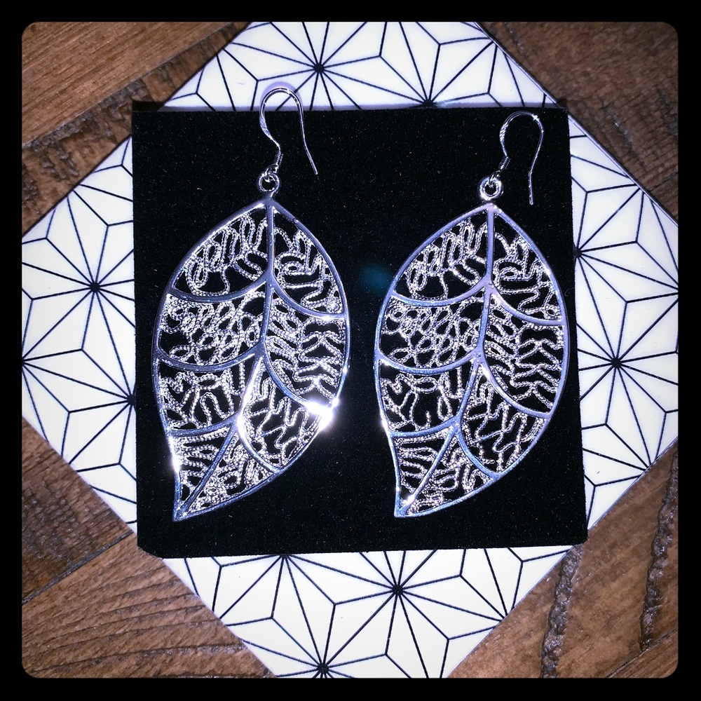 Silver Leaf Dangle Earrings